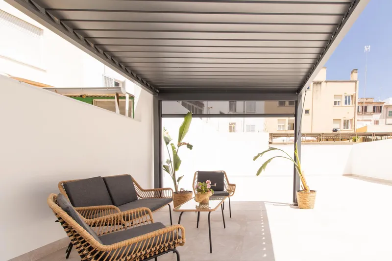 Elegant fully renovated apartment with large terrace in the center of Palma — photo 5