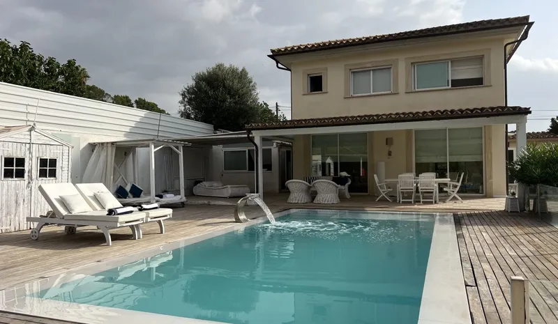Rustic finca with garden and pool — photo 3