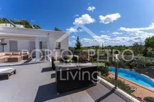 Ref. PRO227 – Unique villa with impressive architecture, spacious plot, paradisiacal garden with various terrace areas, garage, carport and large pool centrally located in Porto Petro — photo 4
