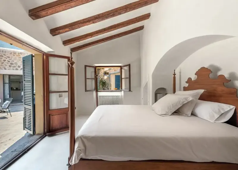 Discover this architectural gem in the idyllic village of Deià, just steps from its charming shops, cafés and restaurants. — photo 12