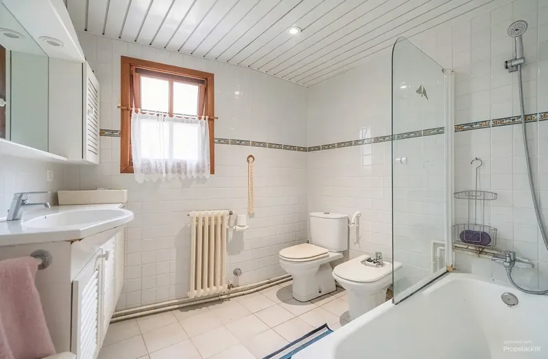 Esta casa de campo tradicional de estilo mallorquín combina un encanto auténtico, amplios espacios y una ubicación tranquila en Establiments — photo 5
