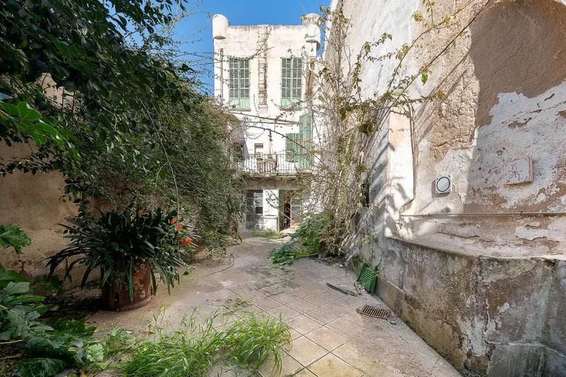 Charming manor house of 716 m2 in Sa Pobla on a plot of 323 m2, divided into 4 floors: The basement contains the wine cellar — photo 1