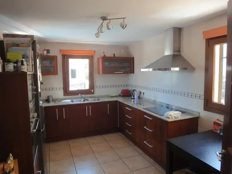 Chalet con vistas a la Tramuntana, 3 suites, piscina y gran garaje en Algaida (último solar urbano) — photo 8