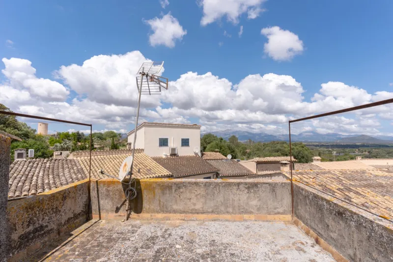 Costitx. Spacious village house with patio, garage and terrace — photo 6