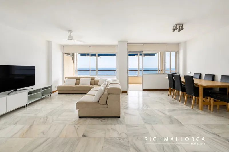 Seafront Apartment with Panoramic Sea Views, Pool and Excellent Potential in Sant Agustí — photo 1