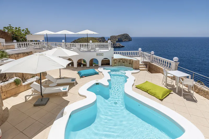 Villa in Santa Ponsa - Modern and completely renovated villa with unobstructed sea views — photo 2