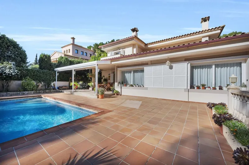 Mediterranean Villa for Sale in Luxury Area of Cas Catala — photo 5