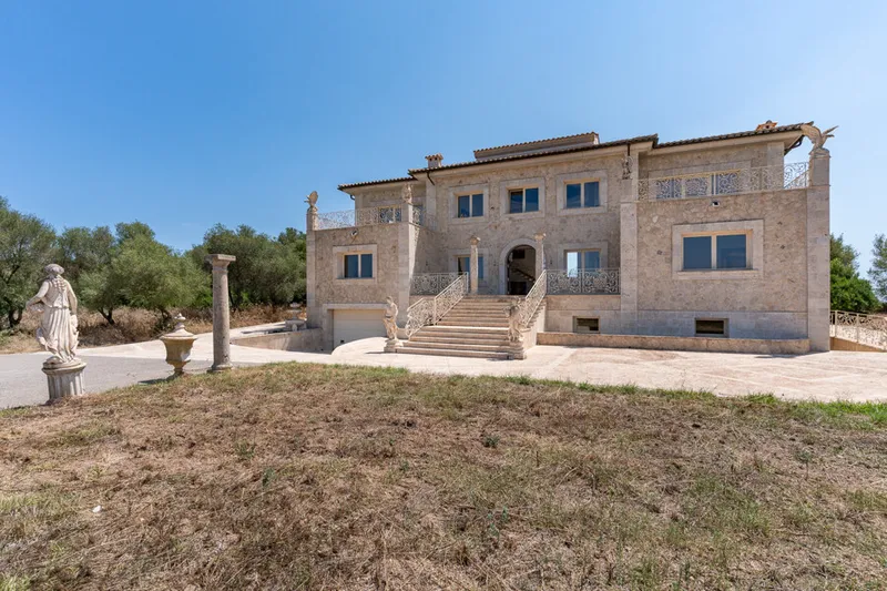Imposing Hilltop Villa with Panoramic Countryside Views close to Muro — photo 5