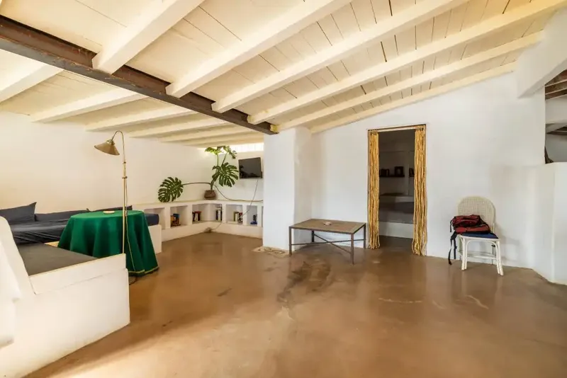 We are delighted to present this versatile rustic estate for sale in Ariany, situated on an expansive plot of approximately 70,000 m² — photo 6