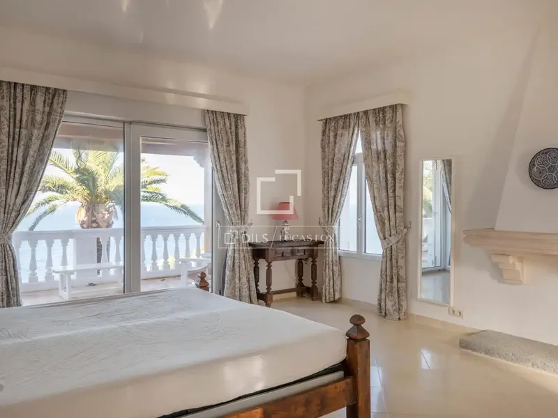 Lucas Fox presents this Mediterranean-style villa for sale in Banyalbufar, with private jetty and direct access to the sea. — photo 12
