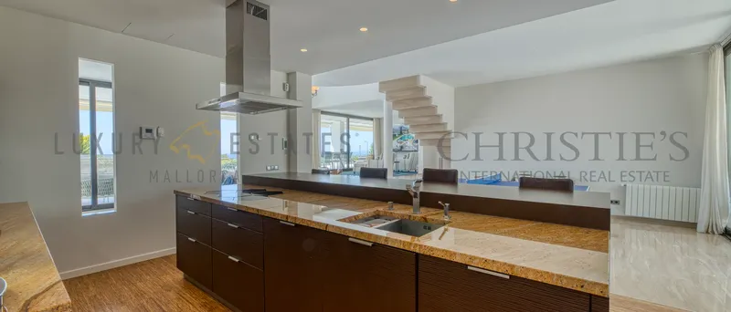 Spacious villa in Badia Blava with fantastic views in 1st sea line on the coast of Llucmajor — photo 7