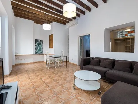 Flat / apartment in Calle de la Carnisseria, Cort, Palma de Mallorca — photo 1