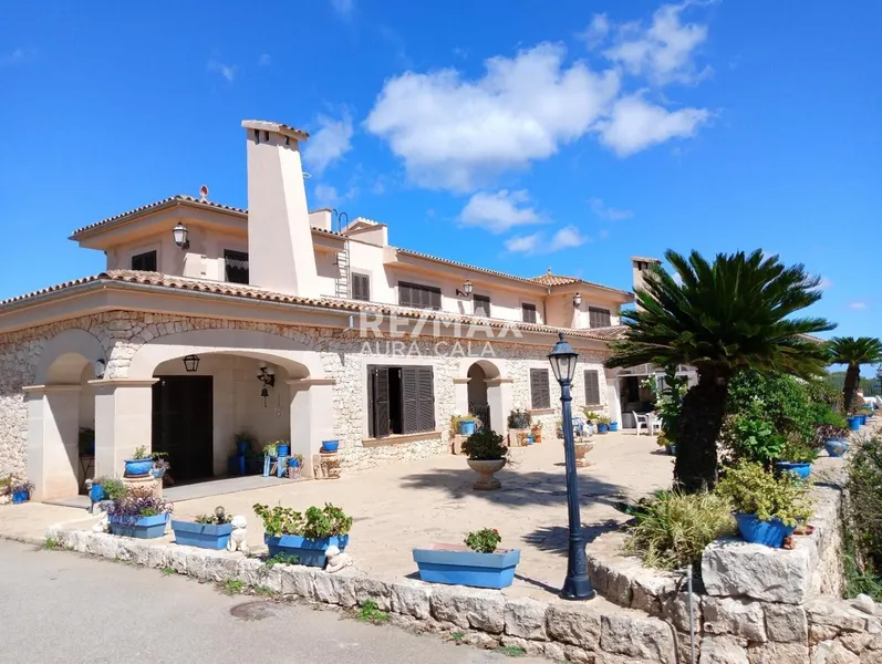 Detached Villa — photo 3