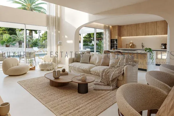 Completely renovated villa in Nova Santa Ponsa with partial sea views and vacation rental license — photo 2