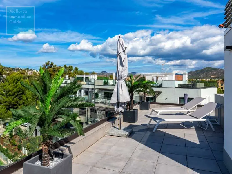 Santa Ponsa, luxurious penthouse with private rooftop pool — photo 7