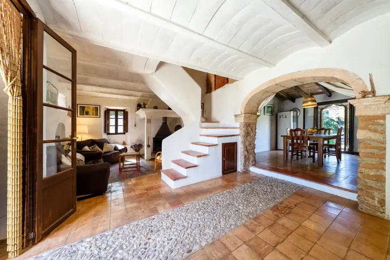 This charming natural stone finca from 1900 combines the authentic character of Mallorca with versatile usage possibilities — photo 7