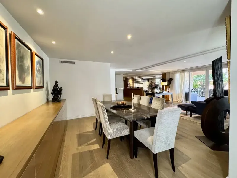 Presentamos esta magnífica vivienda, situada en una exclusiva finca junto al Paseo Marítimo de Palma, una de las zonas residenciales más dem — photo 10