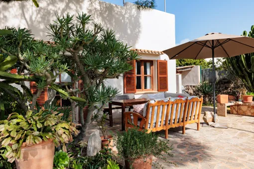 Cala Llombards, Picturesque Coastal House on the First Sea Line in Cala Llombards — photo 4