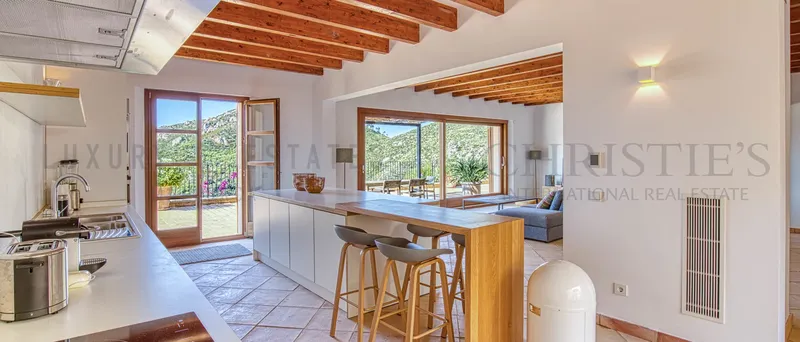 Mediterranean finca in Andratx with panoramic views and vacation rental license — photo 3