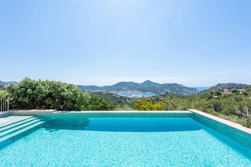 Luxury villa with panoramic views in Port Andratx for rent — photo 1