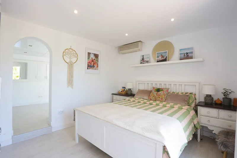 Beautiful family semi-detached house in a good location in Santa Ponsa — photo 12