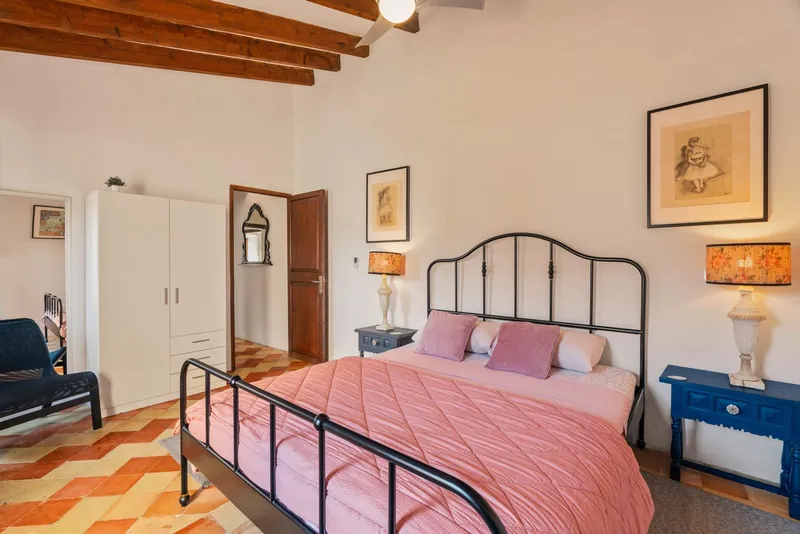 Charming house with sunny patio and holiday rental licence — photo 7