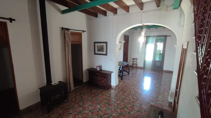 Charming Mallorcan-style house for sale in Vilafranca de Bonany, Rocaberti street. The property is located on a 291 m2 urban plot and — photo 3