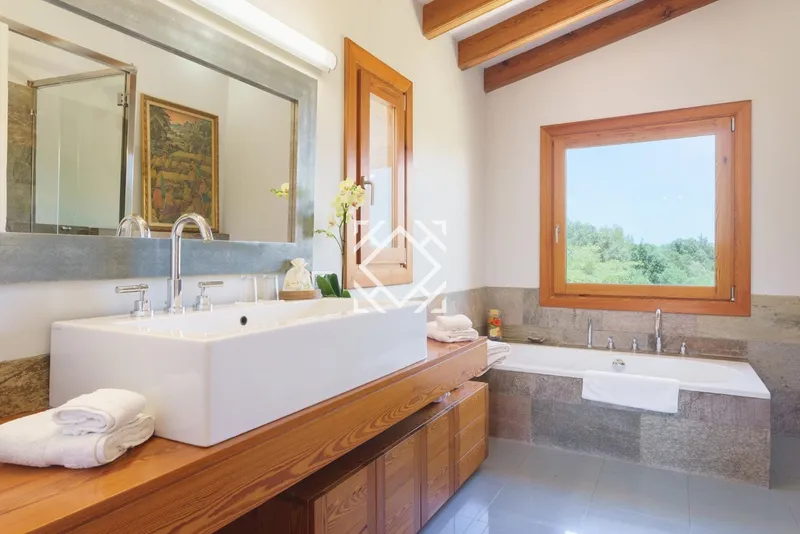 Magnificent villa for sale close to the golf course in Pollensa, north of Mallorca — photo 11