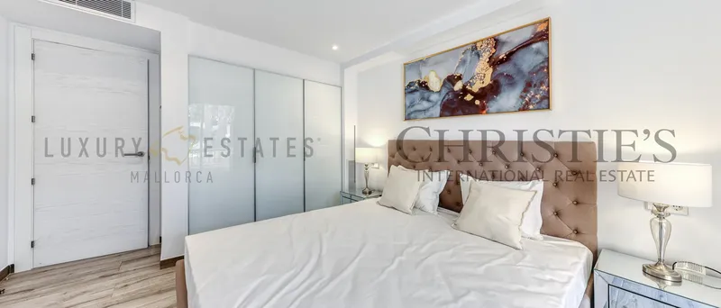 Fully renovated apartment in Santa Ponsa, Mallorca, on the beachfront with direct access to the sea — photo 12
