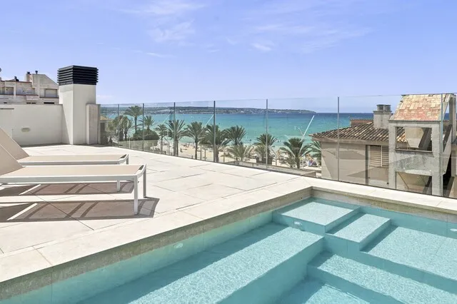 Duplex penthouse with rooftop pool for sale in Playa de Palma, Mallorca — photo 1