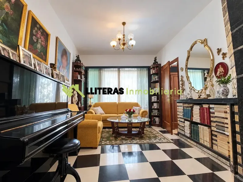Excellent opportunity in a magnificent location on Avenida Alcúdia in Inca, just minutes from schools, supermarkets, shops and everything — photo 3