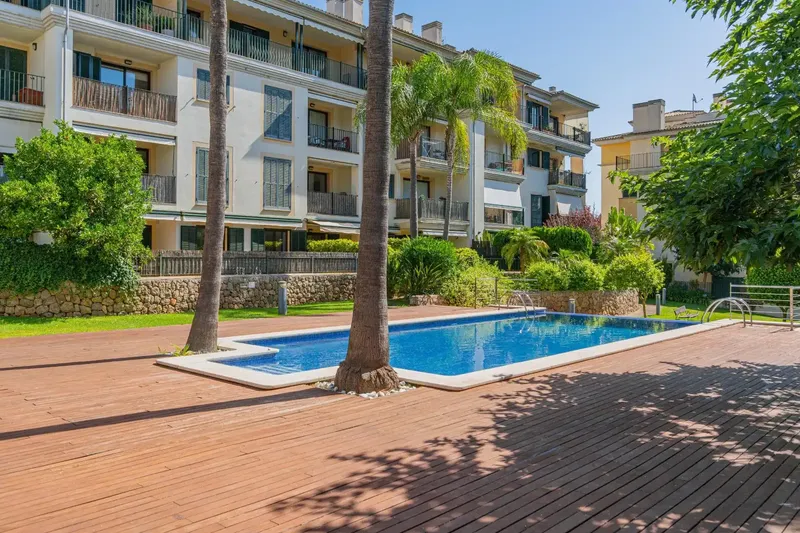 Discover this elegant ground floor with south-facing garden, with views of Bellver forest and located in one of the best areas of Sa T — photo 7