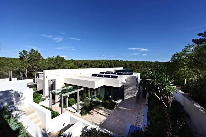 Modern luxury villa with magnificent technical equipment in Sol de Mallorca — photo 6