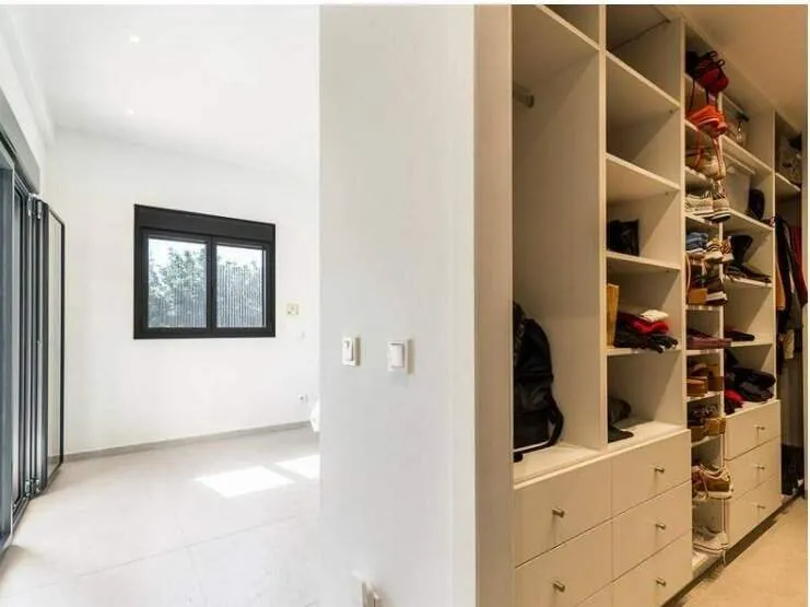 196m² Stadthaus mit 5 Zimmern, 2 Bädern und Garage zu kaufen — photo 12