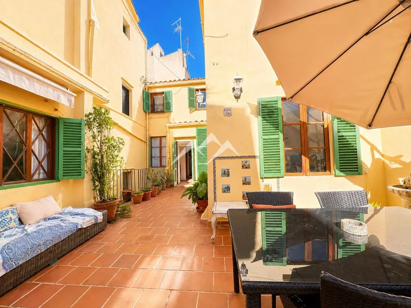 Grand stately apartment in the old town, Palma — photo 11