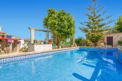 Country property with 2 houses, annexes and swimming pool in Capdepera — photo 1