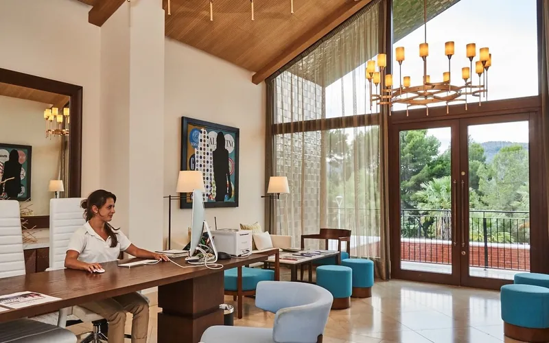 Elegant villa with vacation rental license and spectacular views of the golf course in Canyamel — photo 12