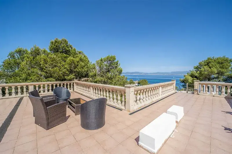 This detached villa, located in the prestigious, pleasant and quiet Bellavista urbanization (Cala Blava), combines a living space — photo 7