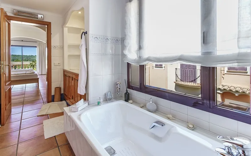 Beautiful 3 bedroom penthouse in Santa Ponsa with separate guest room in… — photo 12
