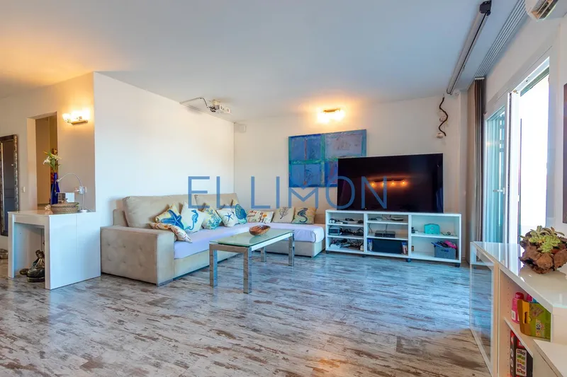 Semi Detached House — photo 11
