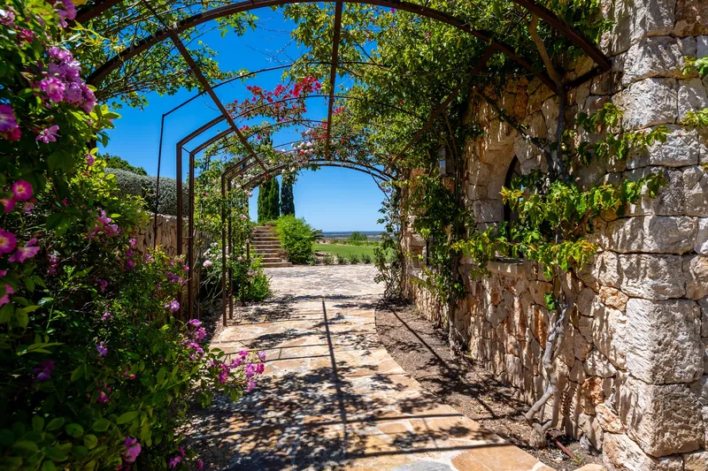 Country estate with sea views and exceptional gardens near Santanyí — photo 11