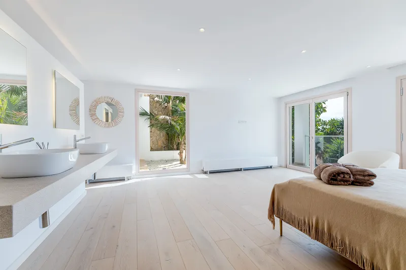 Renovated villa in Son Vida with large pool terrace and privacy — photo 5