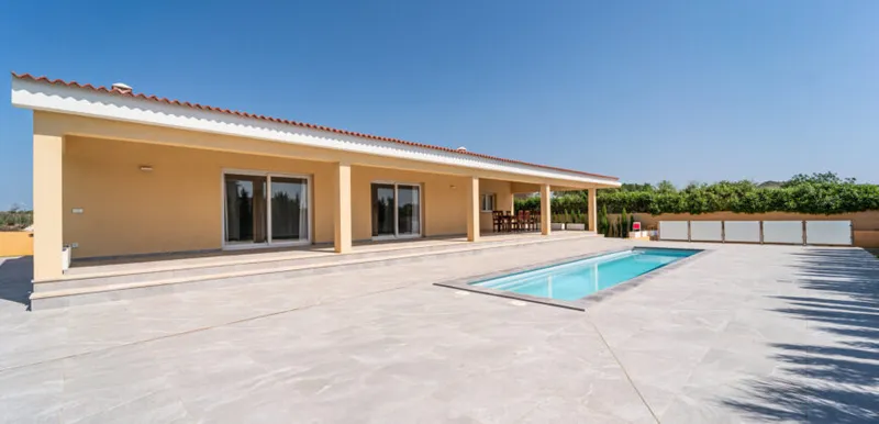 New build chalet 2025 on one floor with 3 suites and pool in Sa Rápita — photo 4