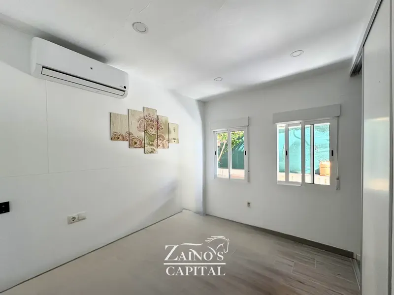 Large 6-bedroom townhouse with panoramic terraces a step from the beach in Peguera — photo 12