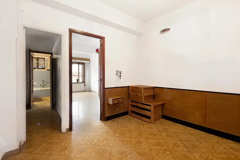 This wonderful six-bedroom house is for sale on one of the main shopping streets of Sóller, right next to the square — photo 9