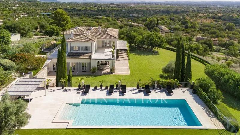 Villa for Sale in Santa Maria — photo 3
