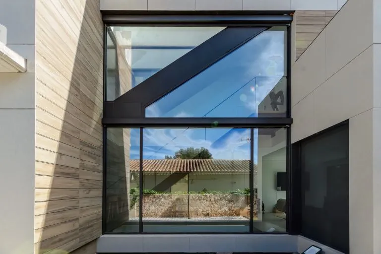 Villa in Portals Nous - Landscaped Garden with Pool — photo 11