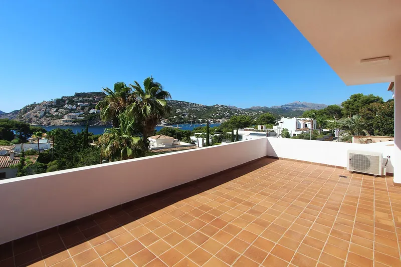4-bedroom villa with pool and garden for rent — photo 6