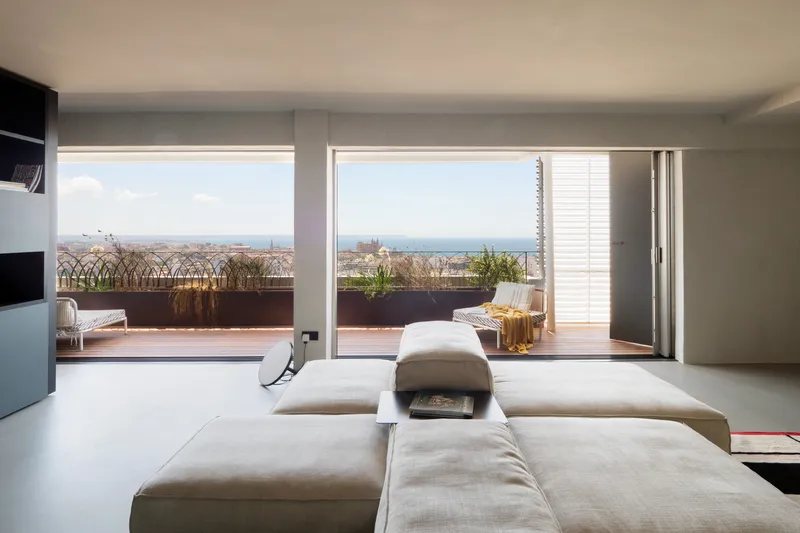 Stunning apartment with panoramic sea and Palma bay views — photo 4