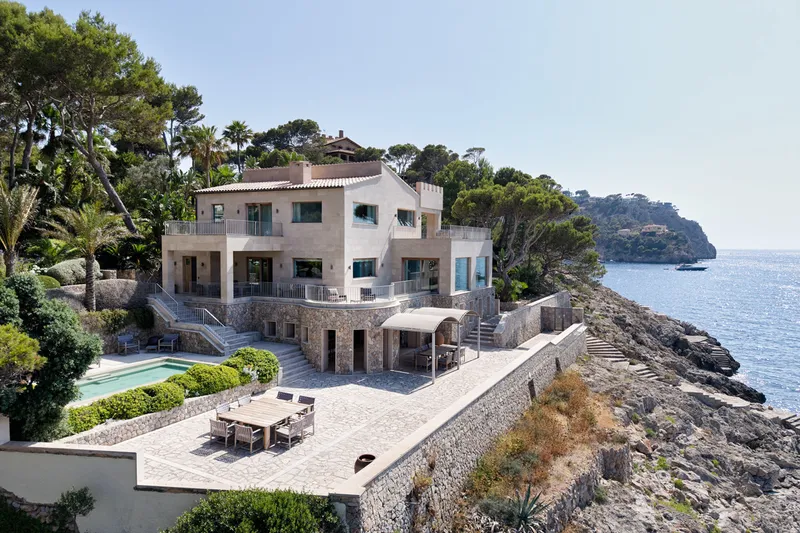 Unique finca-style villa with private sea access and tennis court in Puerto de Andratx — photo 3